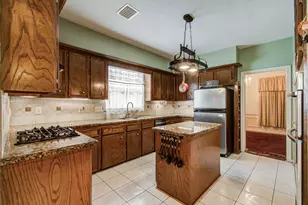 211 Squires Bend, Stafford, TX 77477 - Photo 7