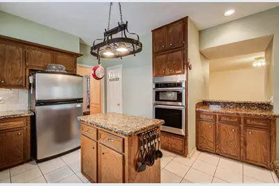 211 Squires Bend, Stafford, TX 77477 - Photo 9