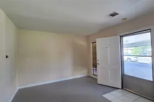 8510 Cowart St, Houston, TX 77029 - Photo 5