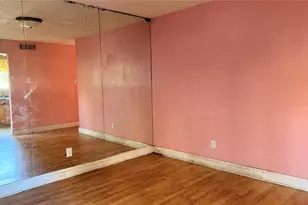 9010 Imogene St, Houston, TX 77036 - Photo 7