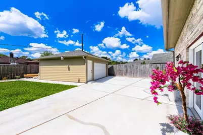 8815 Sharpview Drive, Houston, TX 77036 - Photo 29