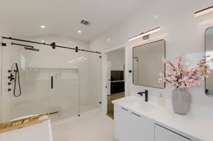 8815 Sharpview Dr, Houston, TX 77036 - Photo 25