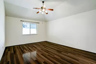 7605 Waterlilly Ln, Pearland, TX 77581 - Photo 11