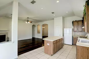 7605 Waterlilly Ln, Pearland, TX 77581 - Photo 7