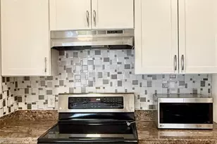 18 Dellforest Ct, The Woodlands, TX 77381 - Photo 5