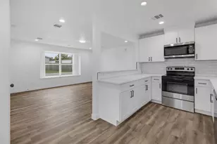 179 Mill St, Willis, TX 77378 - Photo 11