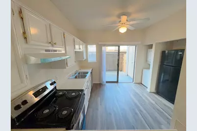 7900 Bissonnet Street #D8, Houston, TX 77074 - Photo 7