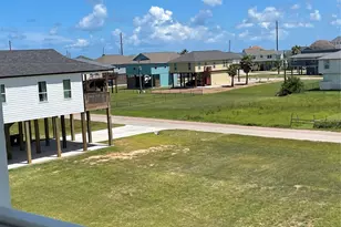 22903 Miramar Dr, Galveston, TX 77554 - Photo 3