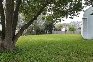 410 8th Ave N, Texas City, TX 77590 - Photo 1