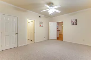 2255 Braeswood Park Dr, Houston, TX 77030 - Photo 15