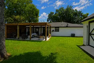 114 S Ringgold St, West Columbia, TX 77486 - Photo 15