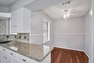 1738 Conrad Sauer Dr, Houston, TX 77043 - Photo 13
