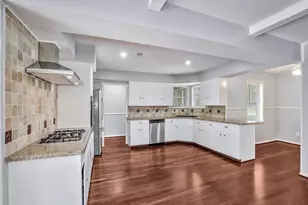 1738 Conrad Sauer Dr, Houston, TX 77043 - Photo 11