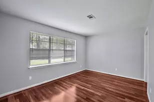 1738 Conrad Sauer Dr, Houston, TX 77043 - Photo 5