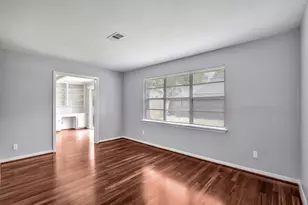 1738 Conrad Sauer Dr, Houston, TX 77043 - Photo 3