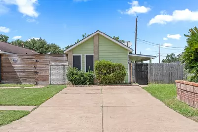 5035 Reno Drive, Pasadena, TX 77505 - Photo 3
