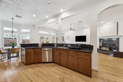 5346 McCulloch Circle, Houston, TX 77056 - Photo 15