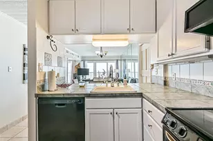 7310 Seawall Blvd, Galveston, TX 77551 - Photo 9