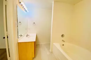 5747 Wandering Creek Dr, Richmond, TX 77469 - Photo 19