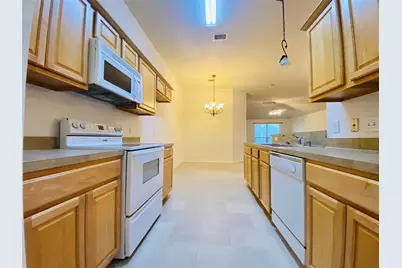 5747 Wandering Creek Drive, Richmond, TX 77469 - Photo 5