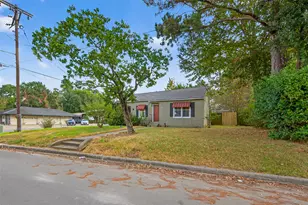 1020 Houston St, Conroe, TX 77301 - Photo 7