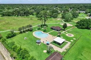 16931 Creek Line Dr, Friendswood, TX 77546 - Photo 23