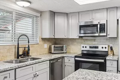 16931 Creek Line Drive, Friendswood, TX 77546 - Photo 7