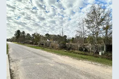 228 County Road 3431 E, Cleveland, TX 77327 - Photo 3