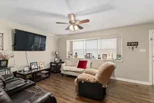 8300 Oakhaven Rd, La Porte, TX 77571 - Photo 3