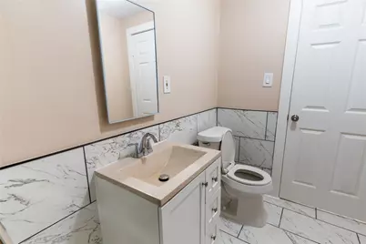 305 N Live Oak Street #2, Houston, TX 77003 - Photo 11