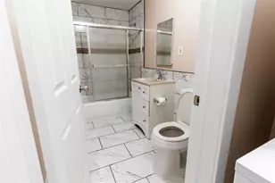 305 N Live Oak St, Houston, TX 77003 - Photo 13