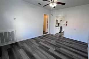 1325 Herkimer St, Houston, TX 77008 - Photo 7