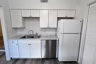 1325 Herkimer St, Houston, TX 77008 - Photo 1