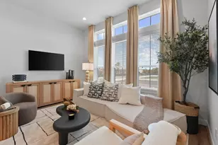 9213 Washington Hts St, Houston, TX 77063 - Photo 11