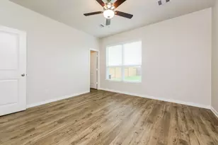 16458 Honeysuckle Hill Dr, Conroe, TX 77303 - Photo 9