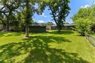117 Cannon St, Clute, TX 77531 - Photo 5