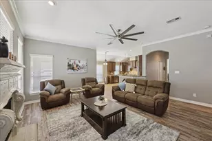 14874 Lisa Ln, Beaumont, TX 77713 - Photo 13