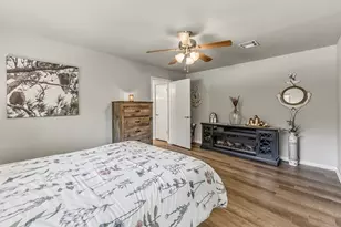 1337 Greenbriar Dr, Huntsville, TX 77340 - Photo 21