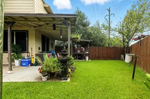 9238 Quercus Cir, Houston, TX 77075 - Photo 11