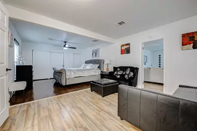 706 Beaumont St, Anahuac, TX 77523 - Photo 25