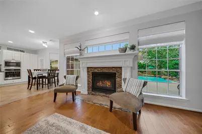 79 N Cochrans Green Circle, The Woodlands, TX 77381 - Photo 15