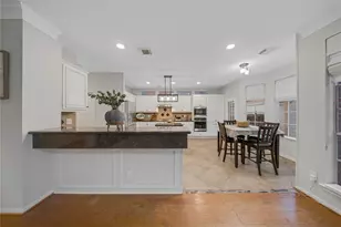79 N Cochrans Green Cir, The Woodlands, TX 77381 - Photo 7