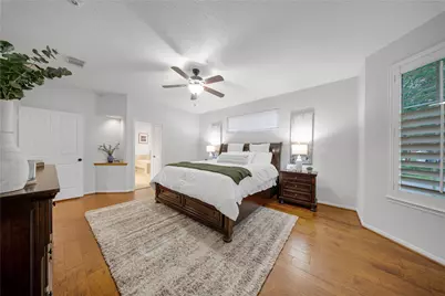 79 N Cochrans Green Circle, The Woodlands, TX 77381 - Photo 19