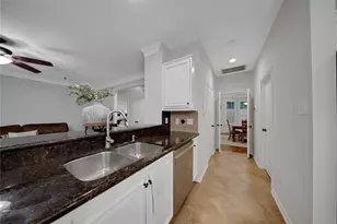 79 N Cochrans Green Cir, The Woodlands, TX 77381 - Photo 11