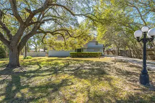 1423 N Wharton St, El Campo, TX 77437 - Photo 3