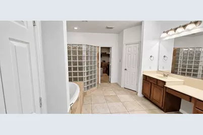 11414 Kingsbarn Court, Tomball, TX 77377 - Photo 17