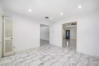 9227 Vickijohn Drive, Houston, TX 77031 - Photo 7