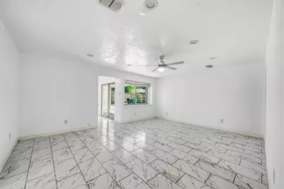 9227 Vickijohn Drive, Houston, TX 77031 - Photo 15