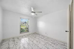 9227 Vickijohn Dr, Houston, TX 77031 - Photo 17