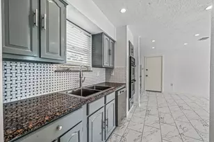 9227 Vickijohn Dr, Houston, TX 77031 - Photo 11